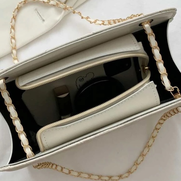 Minimalist Chevron quilted handbag nude black white chain - Picture 11 of 12